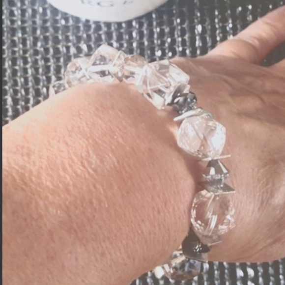 Hillberg & Berk Crystal Stretch Bracelet S/M - Picture 3 of 4
